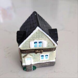 Rare Pampered Chef 2004 Heritage Home Trinket Box